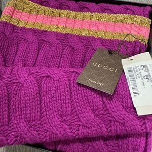 Gucci Fuchsia and Gold Knit Scarf